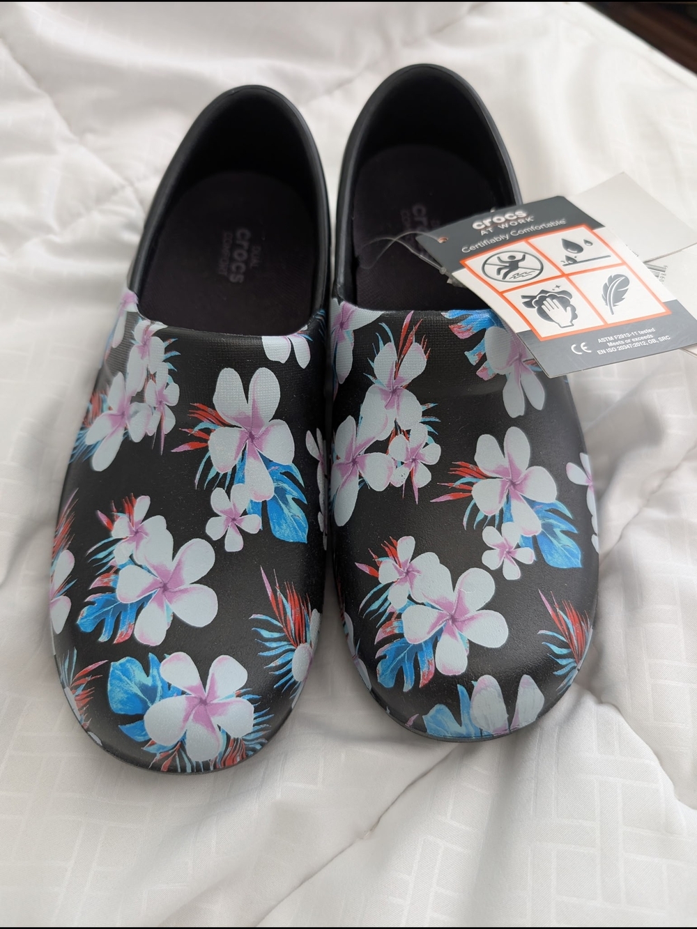 👞NWT CROCS Neria Pro II Work Shoes Beautiful Floral Working Clogs. Size 7
